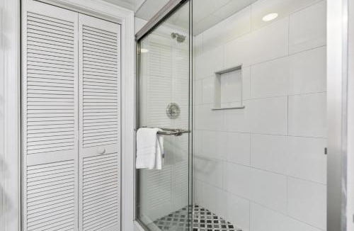 Saint Simons Island House | East Beach Villa Unit 204