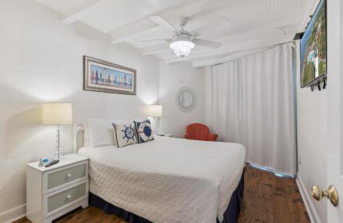 Saint Simons Island House | East Beach Villa Unit 204
