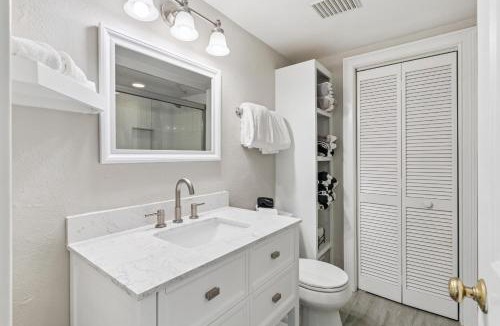 Saint Simons Island House | East Beach Villa Unit 204