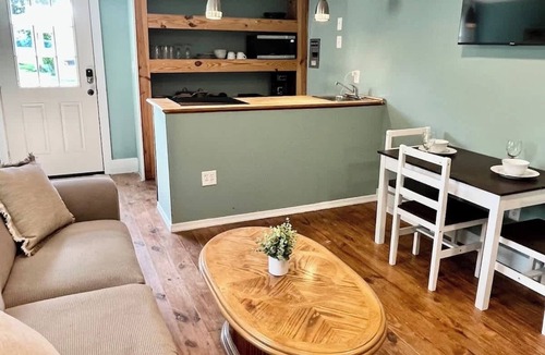 Fairfield Cottage | East Carolina Cabin - Pet Friendly