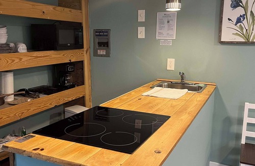 Fairfield Cottage | East Carolina Cabin - Pet Friendly