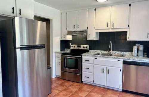 Marietta Ski Chalet | East Cobb: Secluded modern chalet with pool