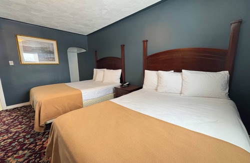 Sarnia Hotel | East Court Motel