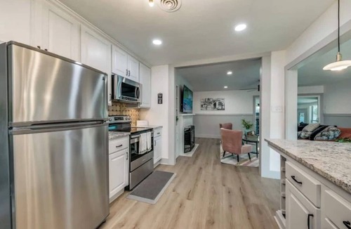 White Rock Hills House | East Dallas 3 Bedroom Home With Stunning Backyard Oasis