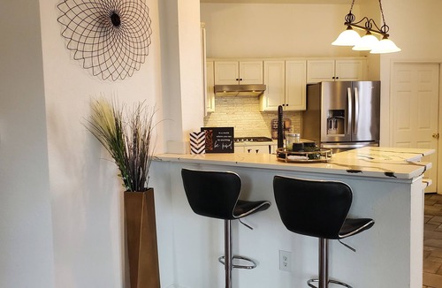 Mesquite House | East Dallas Estate Sleeps10 Veteran Owned