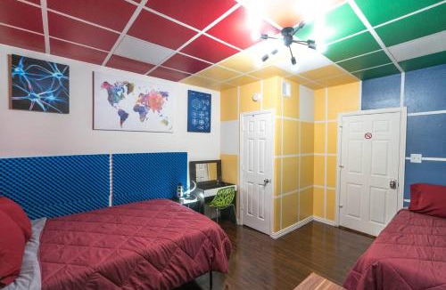 Greater East End Apartment | East Downtown Rubiks Studio