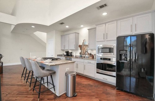 South Central Houston House | East Downtown Townhouse - 3 BR & 3.5 BA Great View