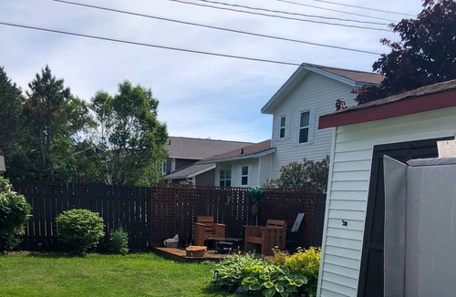 Terra Nova Apartment | East End Gem/w hot tub!