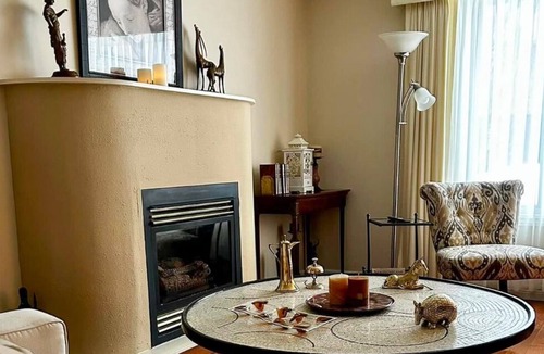 Terra Nova Apartment | East End Gem/w hot tub!