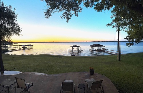 Kemp House | East facing - 3 bedroom, 3 bath home, with dock, large deck.AC and Wifi .