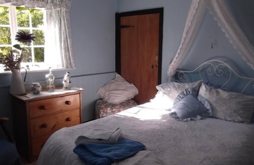 Abbotsbury Bed & Breakfast | East Farm House B&B