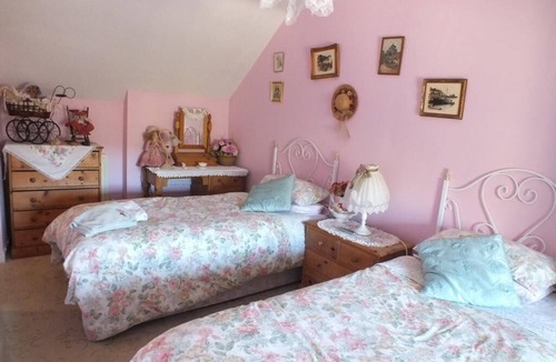 Abbotsbury Bed & Breakfast | East Farm House B&B