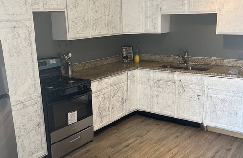 East Garfield Park House | East Garfield location 10 minutes from downtown!
