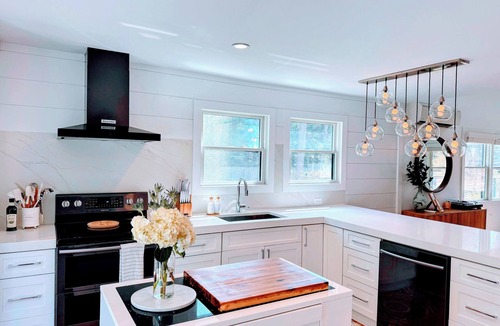 Clearwater Beach House | East Hampton Hideaway w/Automatic Pool Cover