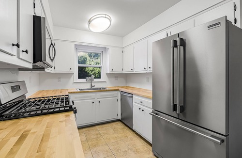 Village of East Hampton Villa | East Hampton Oasis with Pool