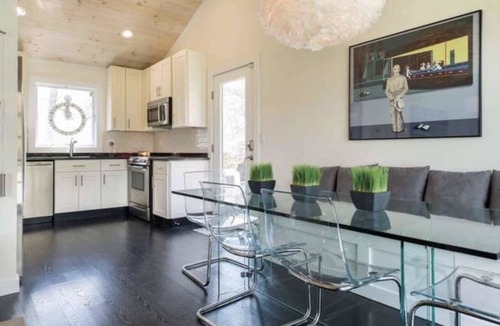 East Hampton North House | East Hampton (walking distance to village)