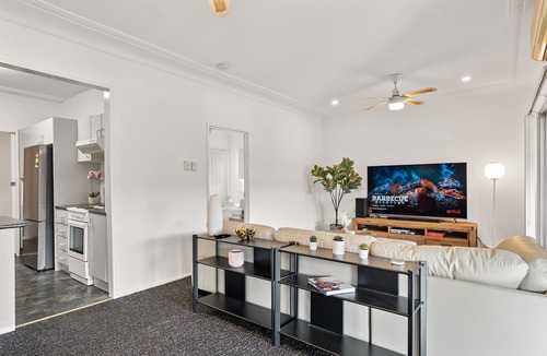 East Hills House | East Hills Waterfront Bliss