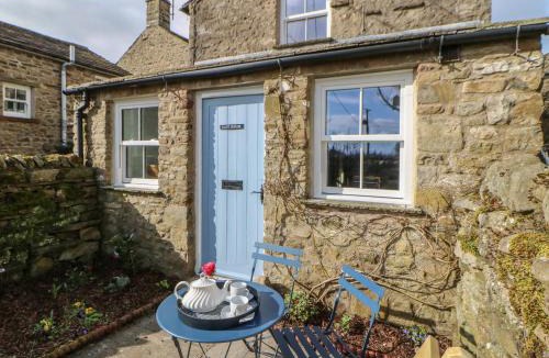 Hawes Apartment | East House