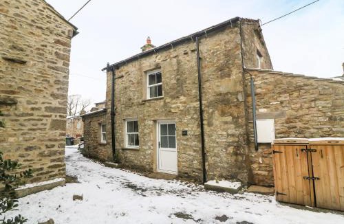 Hawes Apartment | East House