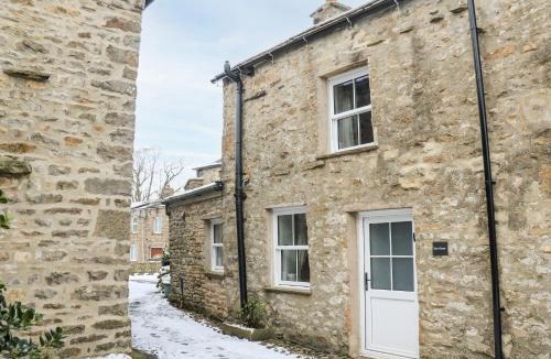 Hawes Apartment | East House