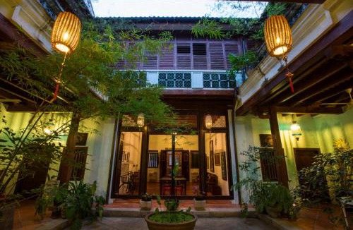 Historic George Town Hotel | East Indies Mansion