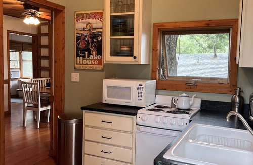 Okoboji Cabin | East Lake Okoboji lakeside cabin with HOIST!