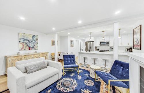 Park West Apartment | East Lincoln Park Gem Spacious 4 BR