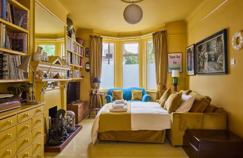 Leabridge Apartment | East London Apartment