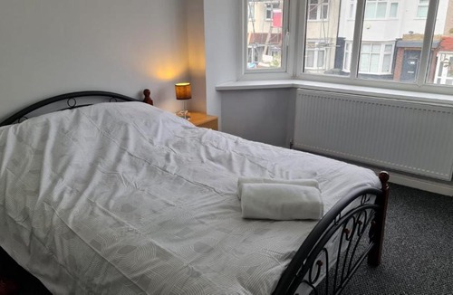 Redbridge House | East London Lodges