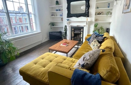 Dalston Apartment | East London Vintage Creative Victorian Maisonette Hackney