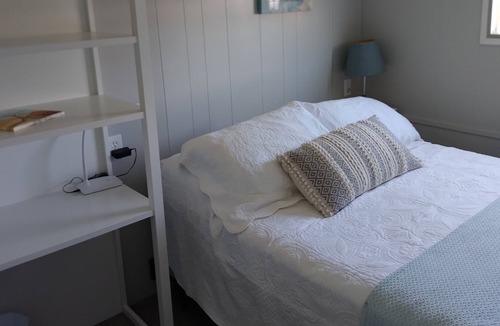 Snug Harbor Cottage | East Matunuck, Rhode Island