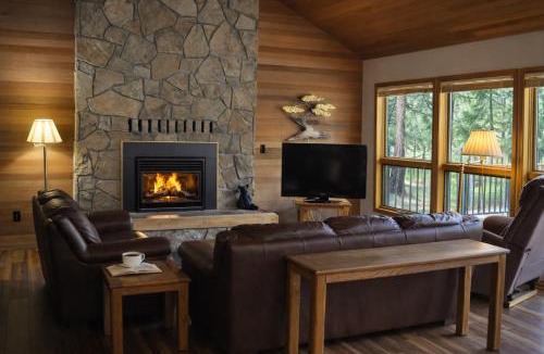 Black Butte Ranch House | East Meadow 017