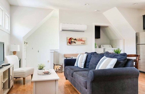 Eastwood Apartment | East Nash Hideaway ~ Close to Everything!