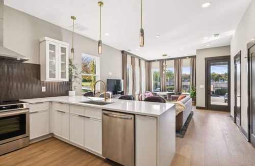 Madison House | East Nash Luxury Escape w/Rooftop Deck-Sleeps 12!