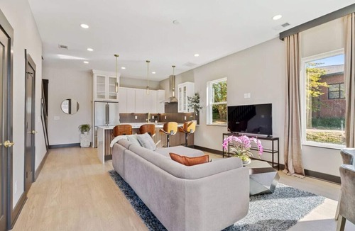 Madison House | East Nash Luxury Escape w/Rooftop Deck-Sleeps 12!