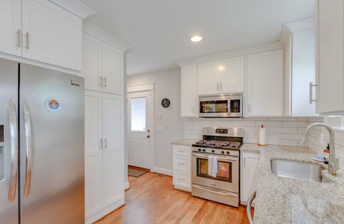 Inglewood House | East Nash Paradise | Peloton Bike | Cozy Hideaway