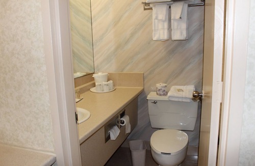 East Norwich Hotel | East Norwich Inn