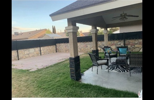 Biggs Field House | East Oasis Retreat Home 2 story, 4 bedroom, King size bed in Master bedroom 8KTV