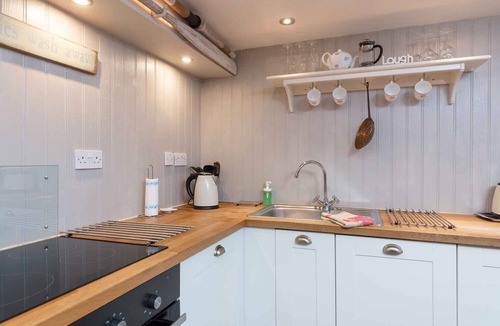 St Monans Apartment | East Pier View- stunning shorefront home