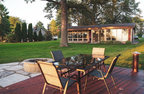 Chilton Cottage | East Shore Retreat
