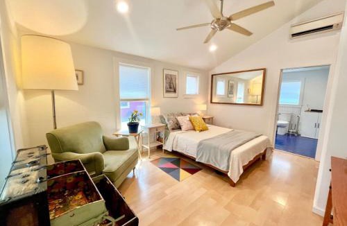 Chestnut House | East Side Blue Bonnet Cottage