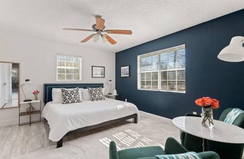East MLK House | East Side Bungalow - 3 BR - Large Backyard