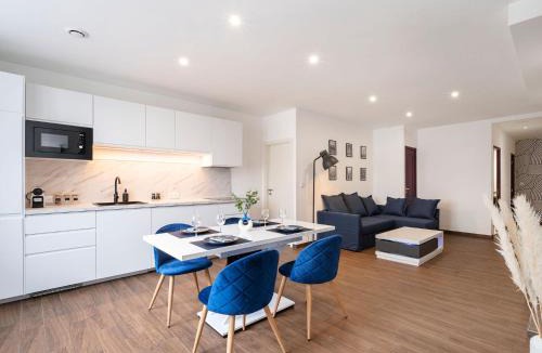Algrange Apartment | East Side