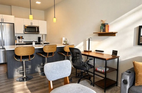 Lower East Side Apartment | East Side Luxury 1BR Apt · Near Brady St with Balcony and Lounge · Sleeps 4