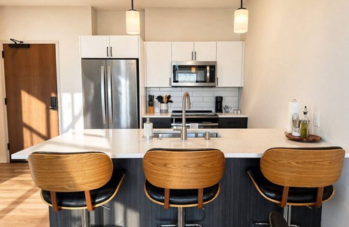 Lower East Side Apartment | East Side Luxury 1BR Apt · Near Brady St with Balcony and Lounge · Sleeps 4
