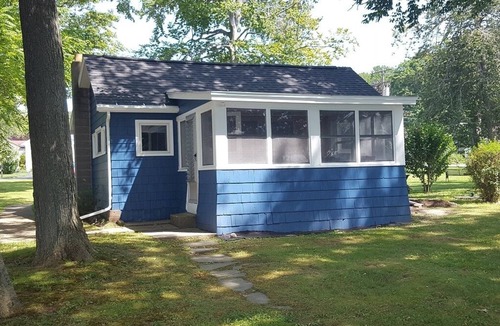 Town of Owasco Cottage | East Side Owasco Lake Waterfront Cottage!