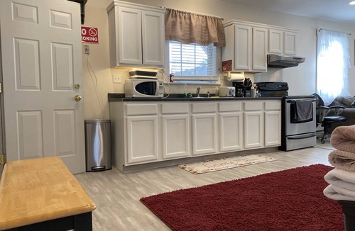 College Hill Apartment | East Side , Walk to Brown , RISD, Downtown