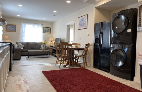 College Hill Apartment | East Side , Walk to Brown , RISD, Downtown