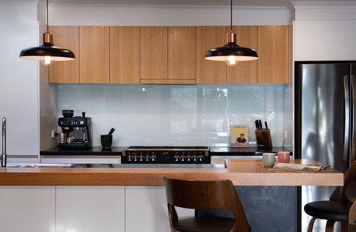 Daylesford House | East St Spa House-2 Bed, 2 bathroom, log fire, spa bath