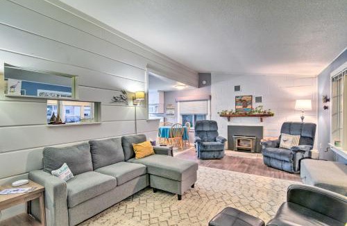 East Tawas House | East Tawas Cabin w/Lake Huron Access & Views